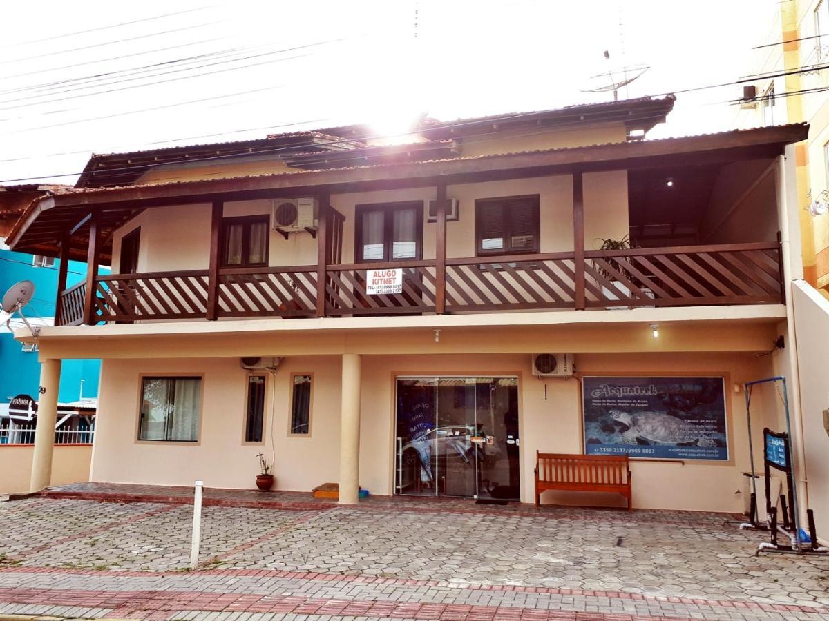 Studio 80M Da Praia Bombinhas Exterior photo